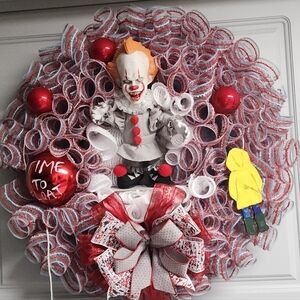 Animated "IT" Pennywise WREATH. 26"